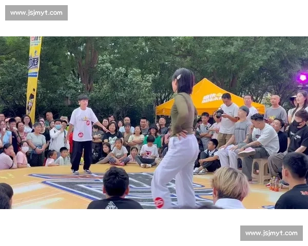 燃爆全场！街舞高手汇聚报名挑战最强舞王争霸赛